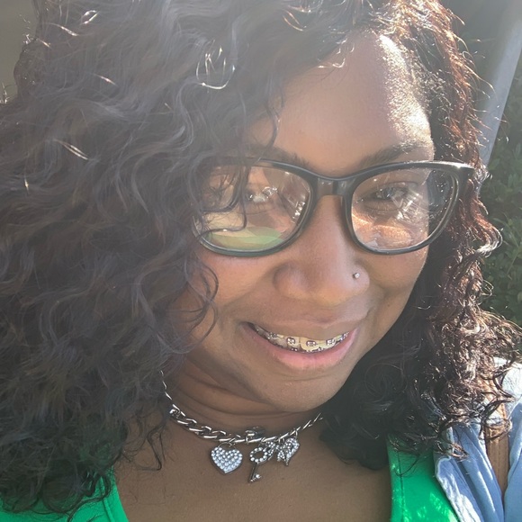 Meet your Posher, Jamesha - Picture 1 of 1